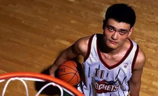 姚明NBA队友都有谁?那些年陪大姚一起打球的人 姚明NBA队友都有谁?那些年陪大姚一起打球的人
