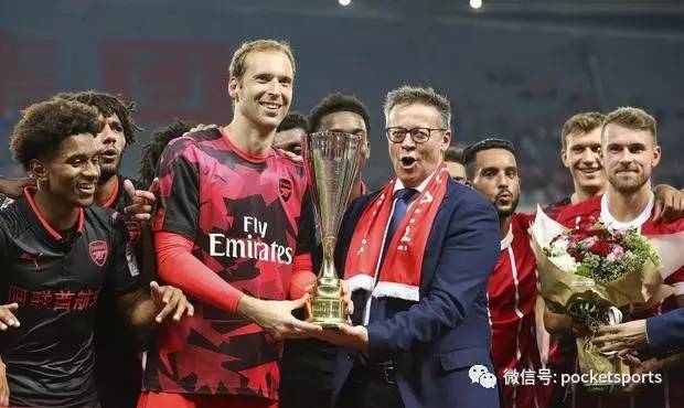 韩国记者问踢成这样是否食物中毒,一场足球场外的误解 韩国记者问踢成这样是否食物中毒,一场足球场外的误解