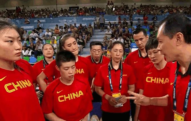 篮球场上的位置图解,从零看懂五个人的舞步 篮球场上的位置图解,从零看懂五个人的舞步