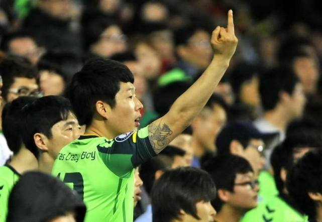 韩国队输球后，连呼吸都是错的吗？——一场体育背后的社会情绪探讨