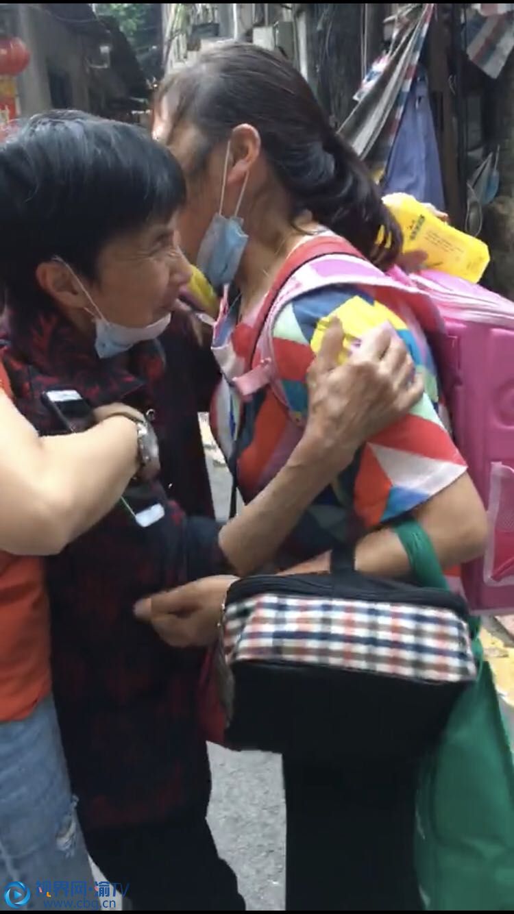 宜宾地震,食客避难后折返,无人逃单的温暖故事 宜宾地震,食客避难后折返,无人逃单的温暖故事