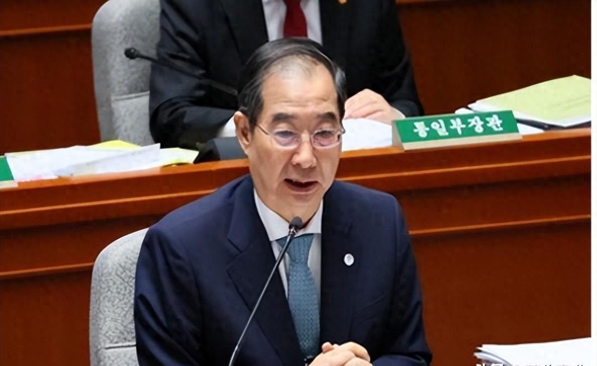 李在明90度鞠躬，韩国政坛的谦卑与感恩