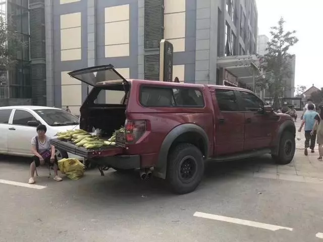 巨型老头乐皮卡上路记,一次意外的交通邂逅 巨型老头乐皮卡上路记,一次意外的交通邂逅
