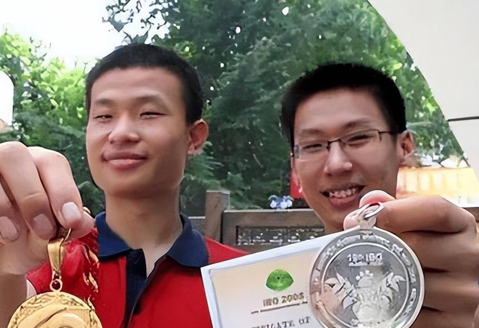 韦东奕获国家自然科学奖二等奖，数学之光，照亮科研之路