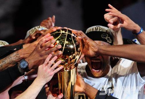 央视怎么看NBA，从封杀到回归，这中间到底发生了什么？